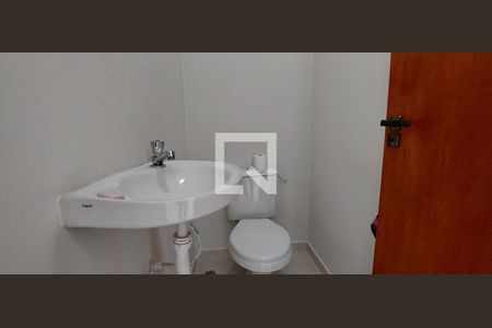 Casa à venda com 105m², 2 quartos e 2 vagasLavabo