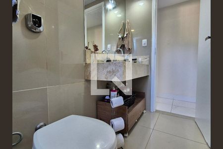 Apartamento à venda com 82m², 2 quartos e 1 vaga Apartamento à venda com 82m², 2 quartos e 1 vagaBanheiro