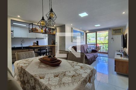 Sala de apartamento à venda com 2 quartos, 82m² em Recreio dos Bandeirantes, Rio de Janeiro