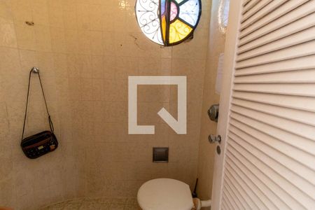 Casa à venda com 350m², 5 quartos e 3 vagasBanheiro de serviço