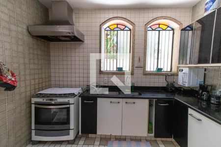 Casa à venda com 350m², 5 quartos e 3 vagasCozinha