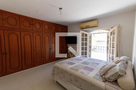 Casa à venda com 350m², 5 quartos e 3 vagasSuíte 1