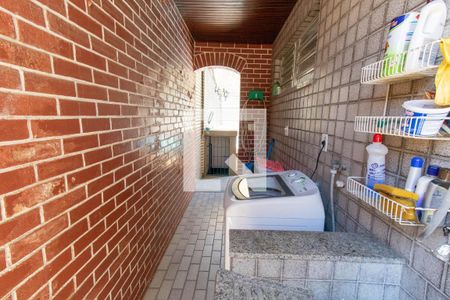 Casa à venda com 350m², 5 quartos e 3 vagasÁrea de Serviço