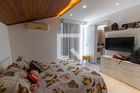 Casa à venda com 350m², 5 quartos e 3 vagasSuíte 2