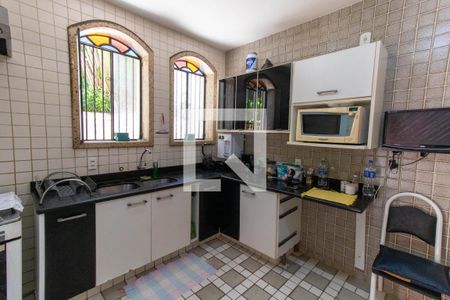 Casa à venda com 350m², 5 quartos e 3 vagasCozinha