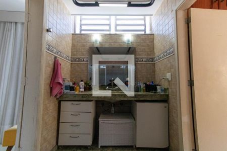 Casa à venda com 350m², 5 quartos e 3 vagasBanheiro das Suítes 1 e 2