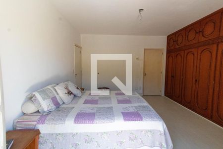 Casa à venda com 350m², 5 quartos e 3 vagasSuíte 1