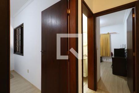 Casa à venda com 180m², 3 quartos e 4 vagasCorredor