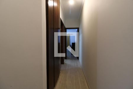 Casa à venda com 180m², 3 quartos e 4 vagasCorredor