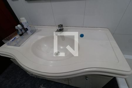 Casa à venda com 180m², 3 quartos e 4 vagasBanheiro da Suíte - Pia