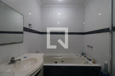 Casa à venda com 180m², 3 quartos e 4 vagasBanheiro da Suíte