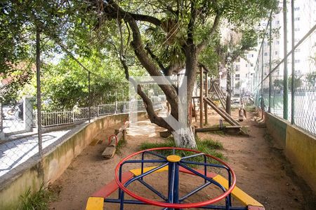 Apartamento à venda com 62m², 3 quartos e 1 vagaplay ground_2