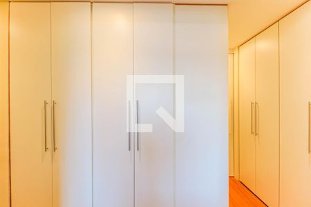Apartamento à venda com 115m², 3 quartos e 2 vagas Apartamento à venda com 115m², 3 quartos e 2 vagasSuíte