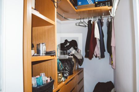 Casa à venda com 230m², 3 quartos e 5 vagas Casa à venda com 230m², 3 quartos e 5 vagasCloset da suíte 2