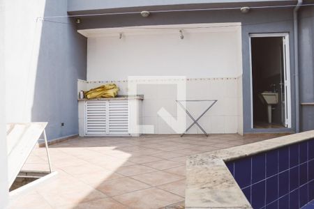 Casa à venda com 230m², 3 quartos e 5 vagas Casa à venda com 230m², 3 quartos e 5 vagasPiscina