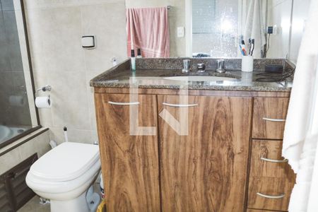 Casa à venda com 230m², 3 quartos e 5 vagas Casa à venda com 230m², 3 quartos e 5 vagasBanheiro da Suíte 2