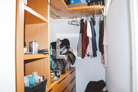 Casa à venda com 230m², 3 quartos e 5 vagas Casa à venda com 230m², 3 quartos e 5 vagasCloset da suíte 2