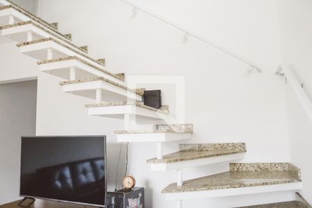 Escada de casa à venda com 3 quartos, 230m² em Jardim Sao Paulo(zona Norte), São Paulo