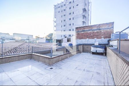 Casa à venda com 300m², 3 quartos e 4 vagasQuintal