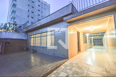Casa à venda com 300m², 3 quartos e 4 vagasFachada