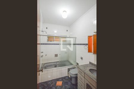 Casa à venda com 300m², 3 quartos e 4 vagasBanheiro