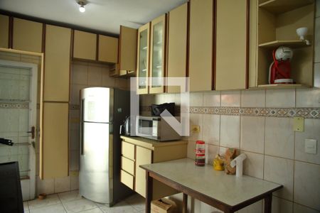 Casa à venda com 200m², 4 quartos e 6 vagasCozinha