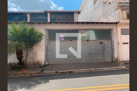 Casa à venda com 200m², 4 quartos e 6 vagasFachada