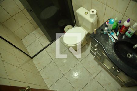 Casa à venda com 200m², 4 quartos e 6 vagasBanheiro 2
