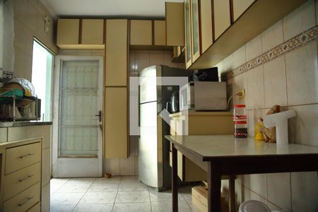 Casa à venda com 200m², 4 quartos e 6 vagasCozinha