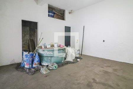 Casa à venda com 193m², 3 quartos e 6 vagasGaragem / Quintal