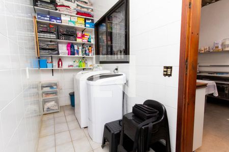 Casa à venda com 380m², 2 quartos e 3 vagasÁrea de Serviço