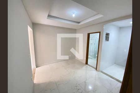 Sala de casa para alugar com 2 quartos, 55m² em Piedade, Rio de Janeiro