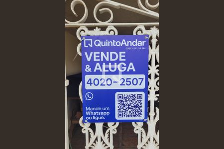 Casa à venda com 250m², 2 quartos e 3 vagasFachada