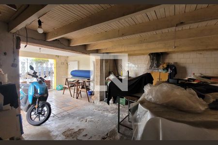 Casa à venda com 250m², 2 quartos e 3 vagasGaragem