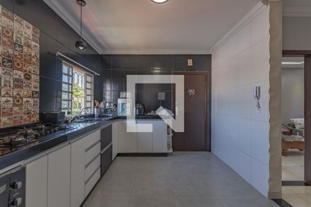 Apartamento à venda com 214m², 4 quartos e 2 vagasCozinha