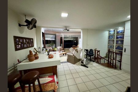 Apartamento à venda com 4 quartos, 200m² em Icaraí, Niterói