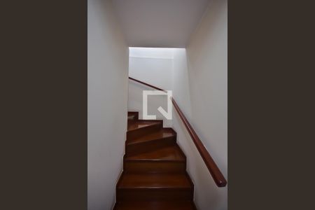 Escada de casa à venda com 3 quartos, 200m² em Vila Morse, São Paulo