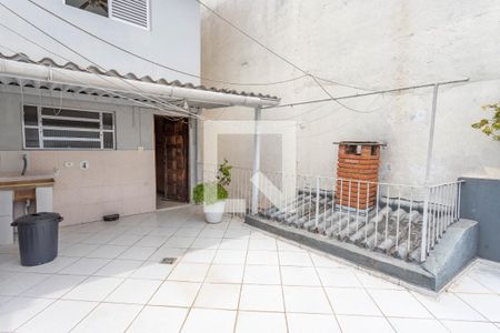 Casa à venda com 267m², 3 quartos e 2 vagas Casa à venda com 267m², 3 quartos e 2 vagasÁrea de serviço