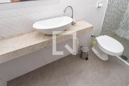 Casa à venda com 267m², 3 quartos e 2 vagas Casa à venda com 267m², 3 quartos e 2 vagasBanheiro do quarto adicional