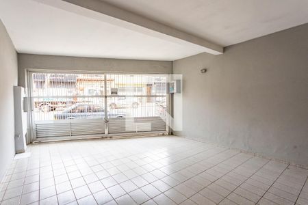 Casa à venda com 267m², 3 quartos e 2 vagas Casa à venda com 267m², 3 quartos e 2 vagasGaragem