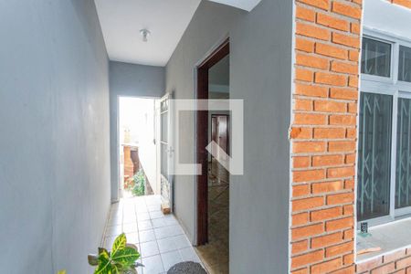 Casa à venda com 267m², 3 quartos e 2 vagas Casa à venda com 267m², 3 quartos e 2 vagasEntrada