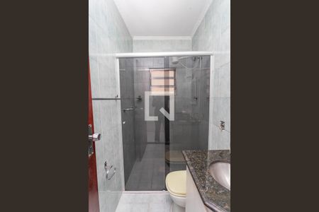 Casa à venda com 267m², 3 quartos e 2 vagas Casa à venda com 267m², 3 quartos e 2 vagasBanheiro social