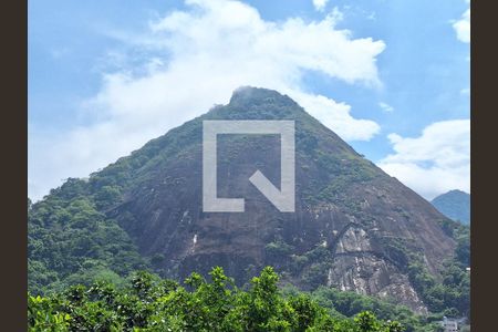 Casa à venda com 1037m², 5 quartos e 4 vagasVista da varanda