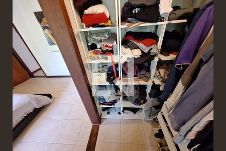 Casa à venda com 1037m², 5 quartos e 4 vagasCloset da suíte 3