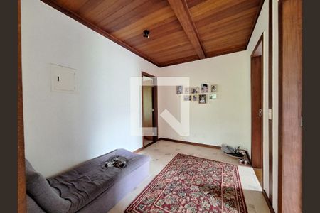 Casa à venda com 1037m², 5 quartos e 4 vagasCorredor