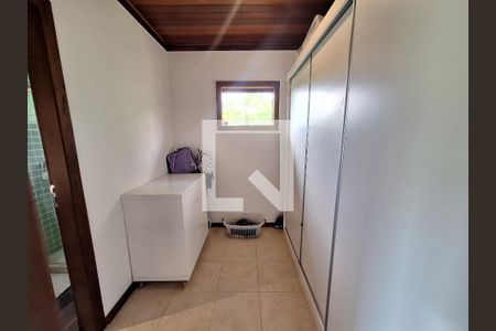 Casa à venda com 1037m², 5 quartos e 4 vagasCloset da suíte 1