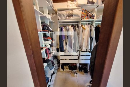 Casa à venda com 1037m², 5 quartos e 4 vagasCloset da suíte 3