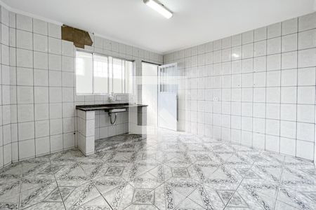 Casa à venda com 100m², 2 quartos e 2 vagasCozinha 