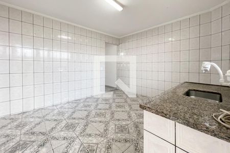 Casa à venda com 100m², 2 quartos e 2 vagasCozinha 