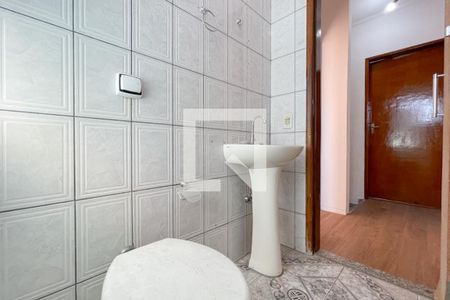 Casa à venda com 100m², 2 quartos e 2 vagasBanheiro Social